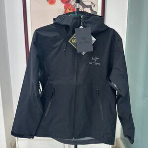 Arc'teryx Men's Black Hooded Jacket / Ski Jacket